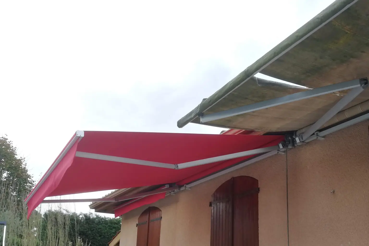 Remplacement toile de store extérieure rose à Langon