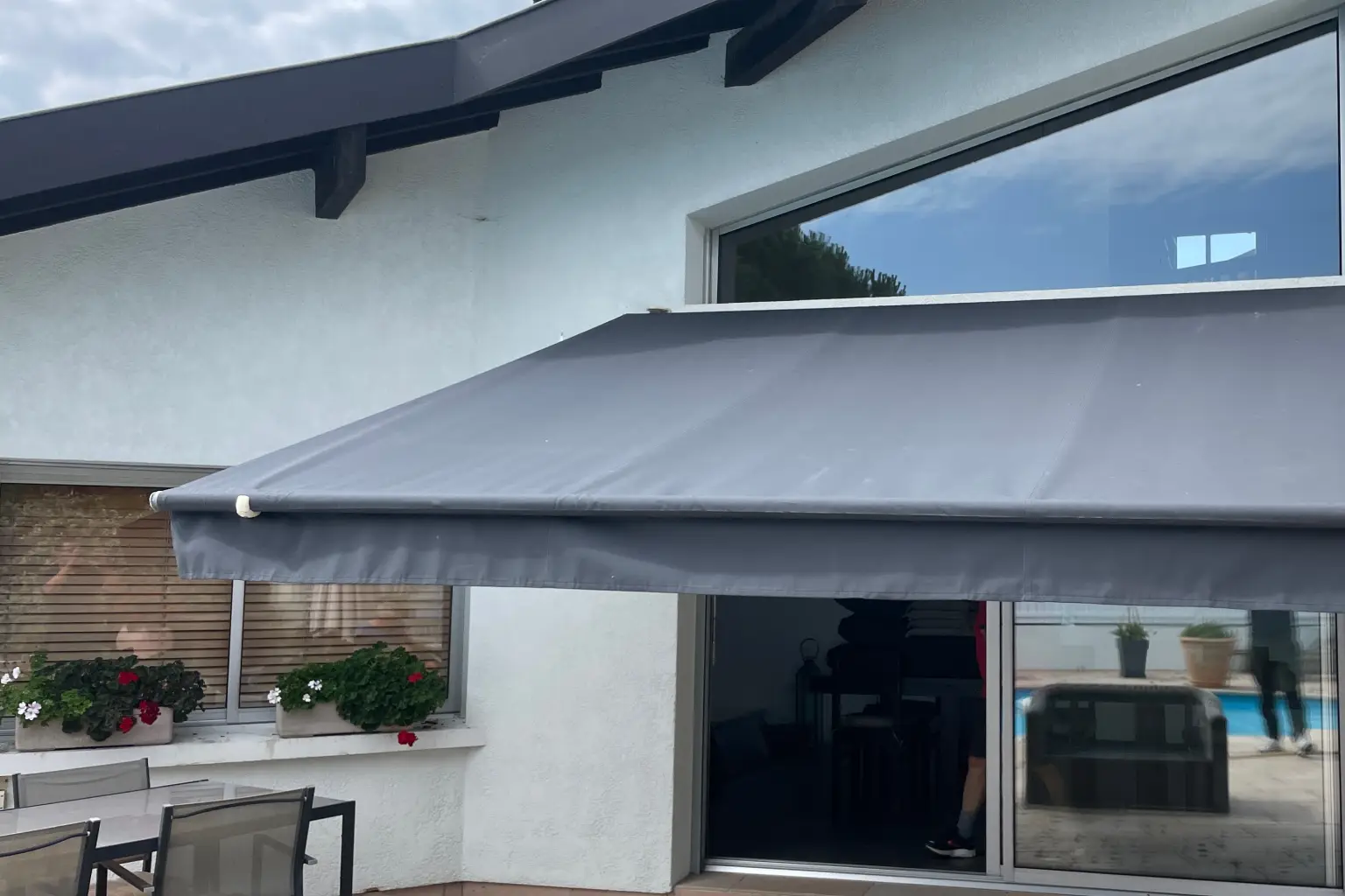 Rentoilage store banne monobloc toile Dickson à Parentis en born