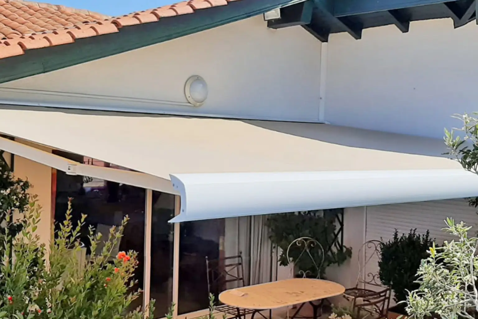 store banne toile Dickson beige installé à Mérignac